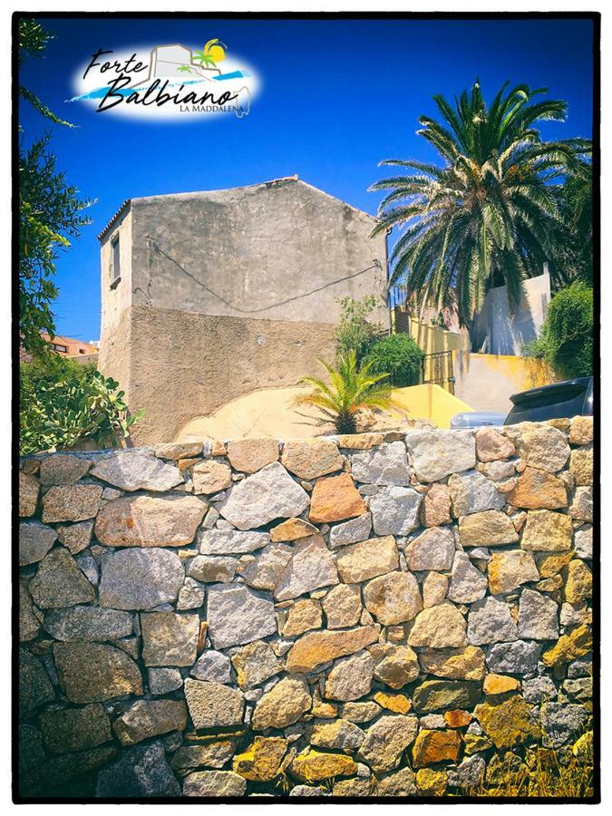 Villa Forte Balbiano à La Maddalena  Extérieur photo